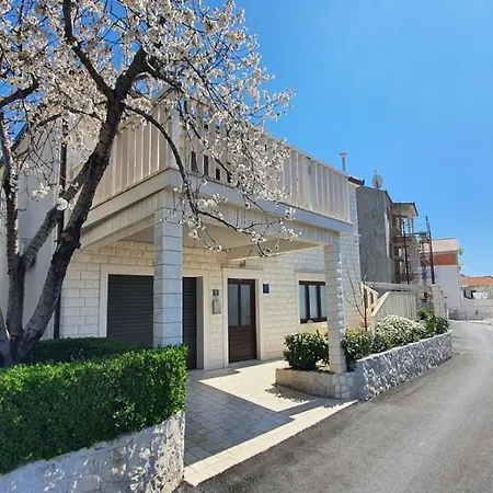 Lucin Gasthof Trogir